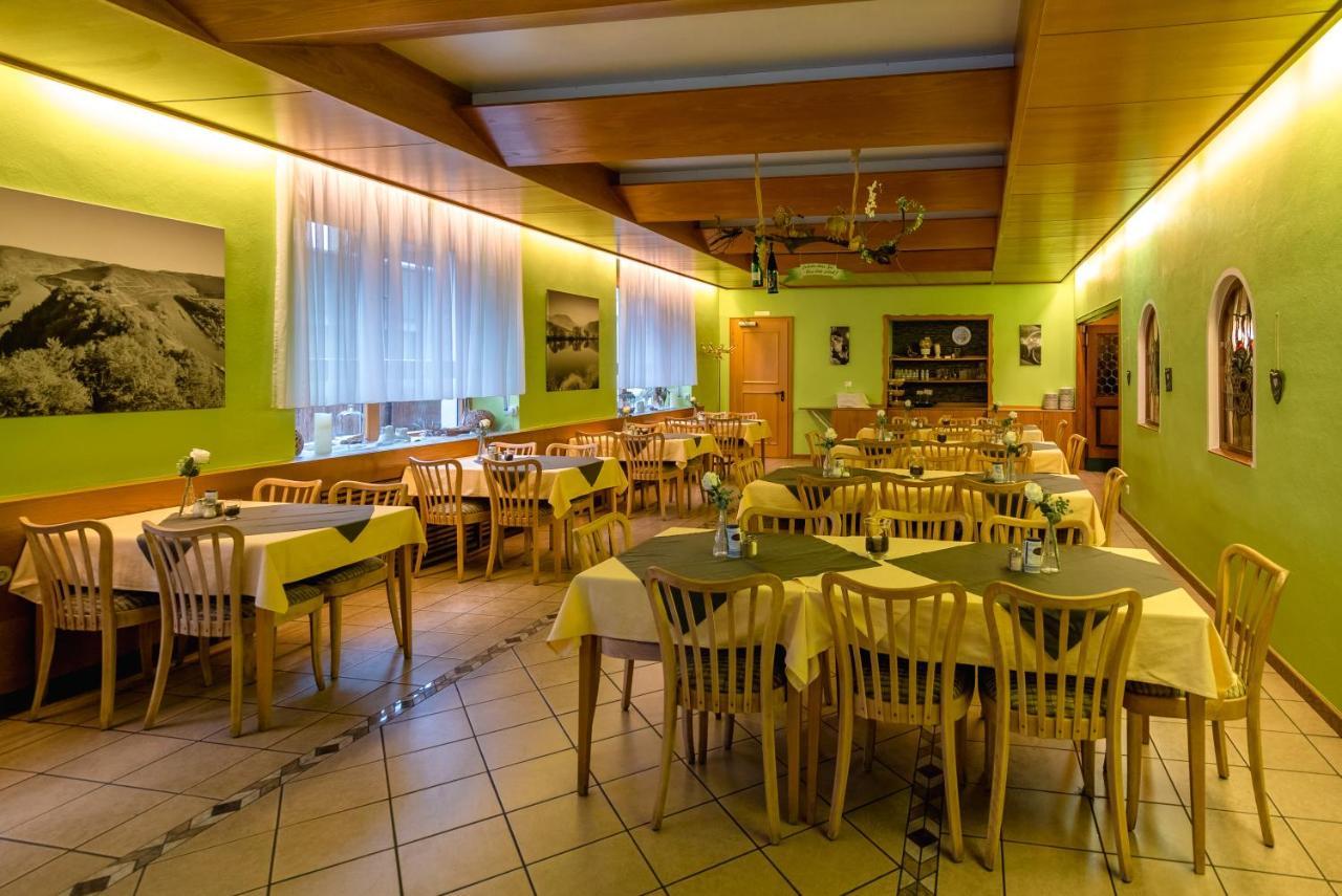Central-Hotel Traben-Trarbach Bagian luar foto